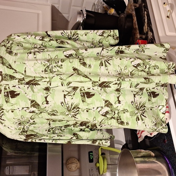 h D&Co Green Stretch Plus Size Top 3X - Picture 2 of 4